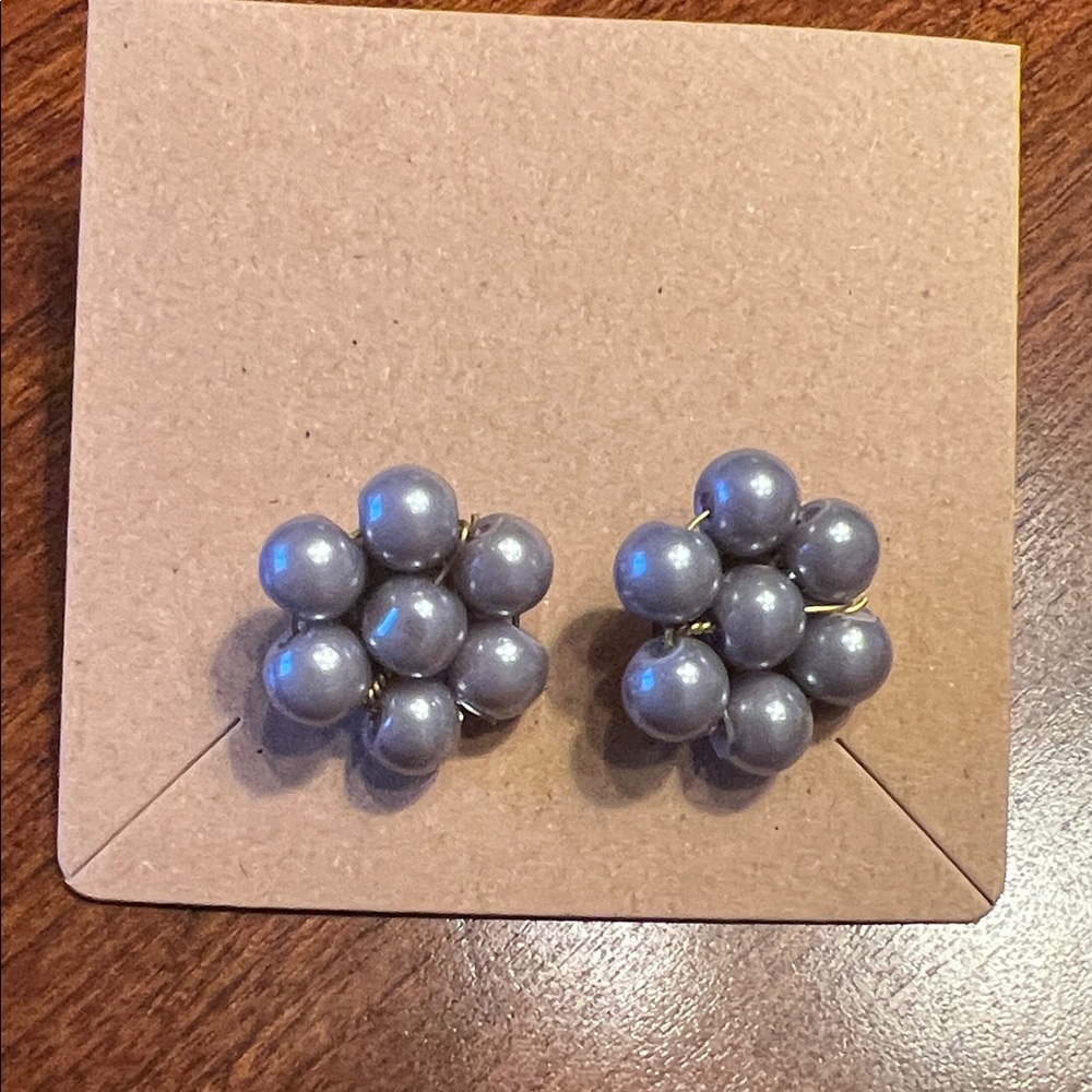 Elegant Gray Cluster pearl Earrings